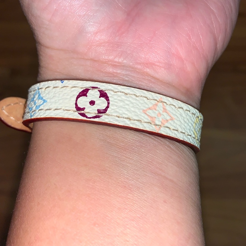 Authentic Louis Vuitton Leather Murakami Bracelet Cuff - Picture 4 of 14